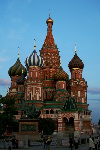 Rusko-Moskva-st-basils-cathedral.jpg
