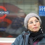 Tehotná novinárka natočila video o tom, ako ľudia v londýnskom metre nepúšťajú sedieť tehotné ženy s “bábätkom na palube”